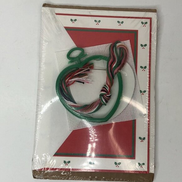 The New Berlin Counted Cross Stitch Greeting Card Kit 'Peace On Earth' Ornament - Picture 8 of 9